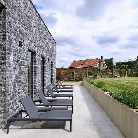 Hébergement de vacances With Pool & For 12 Guests *