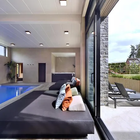 Hébergement de vacances With Pool & For 12 Guests