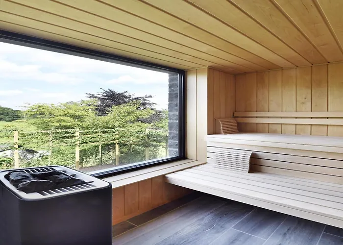 Hébergement de vacances With Pool & For 12 Guests *