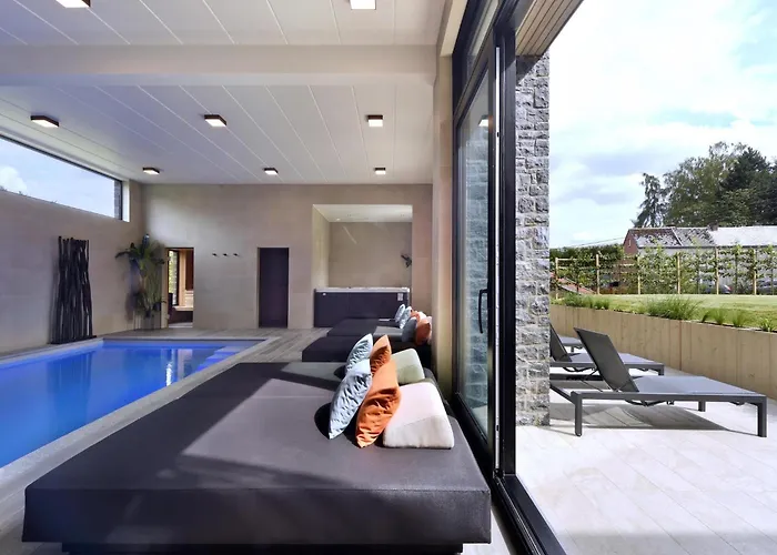 Hébergement de vacances With Pool & For 12 Guests