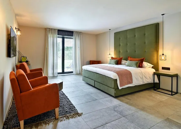 With Pool & For 12 Guests Hébergement de vacances Durbuy