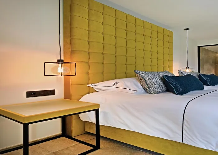 Hébergement de vacances With Pool & For 12 Guests Durbuy