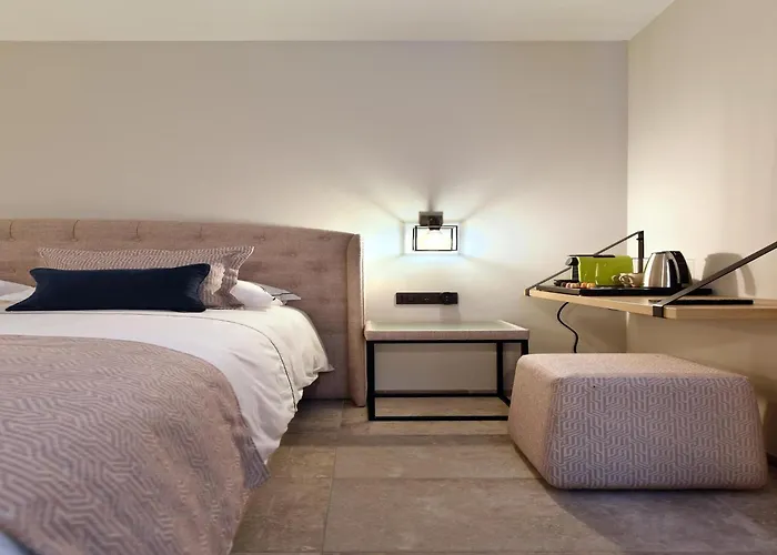 With Pool & For 12 Guests Hébergement de vacances Durbuy