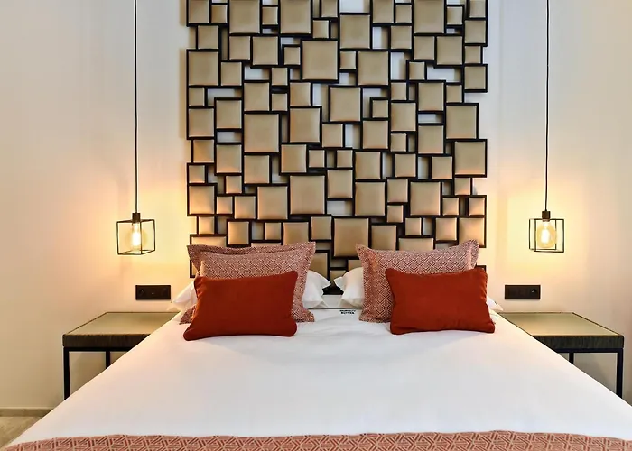 Hébergement de vacances With Pool & For 12 Guests *