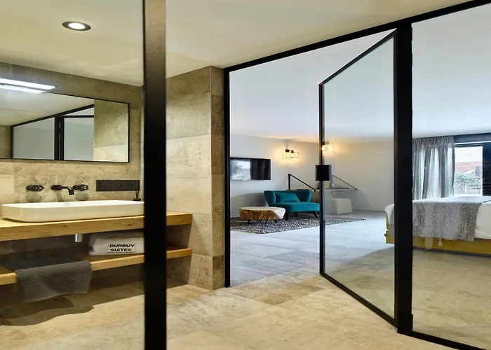 Hébergement de vacances With Pool & For 12 Guests